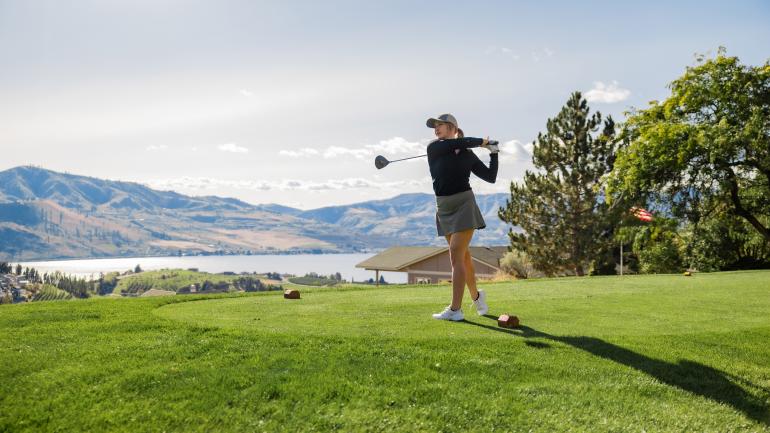 Teeing off on the Lake Chelan Municipal Golf Course Teeing off on the Lake Chelan Municipal Golf Course