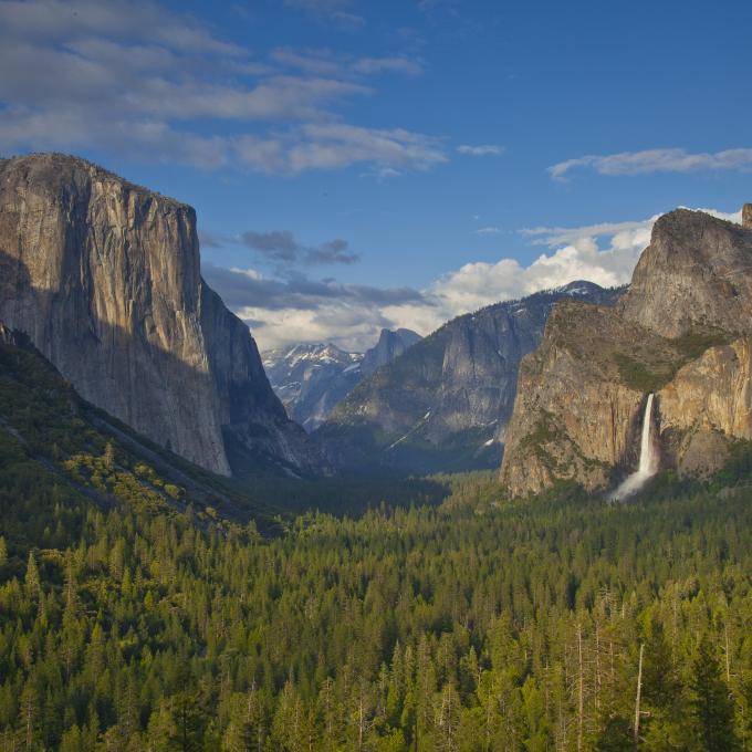Tunnel View of Yosemite National Park from Highway 41 in Madera County, California Tunnel View of Yosemite National Park from Highway 41 in Madera County, California
