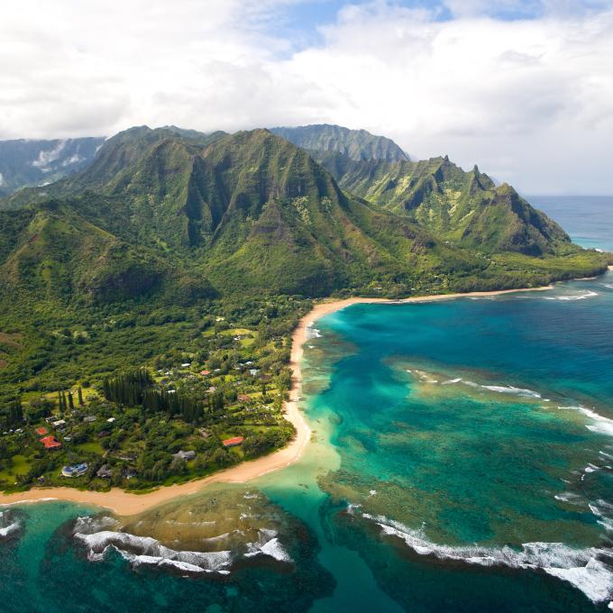 Miles of beaches along the island of Maui Miles of beaches along the island of Maui