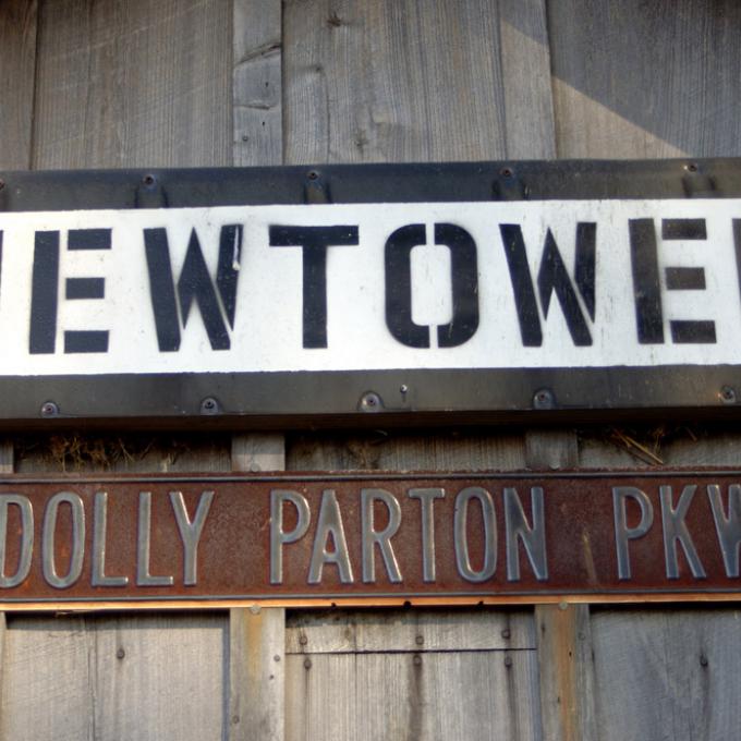 One of the main roads through Sevierville is called Dolly Parton Parkway. One of the main roads through Sevierville is called Dolly Parton Parkway.