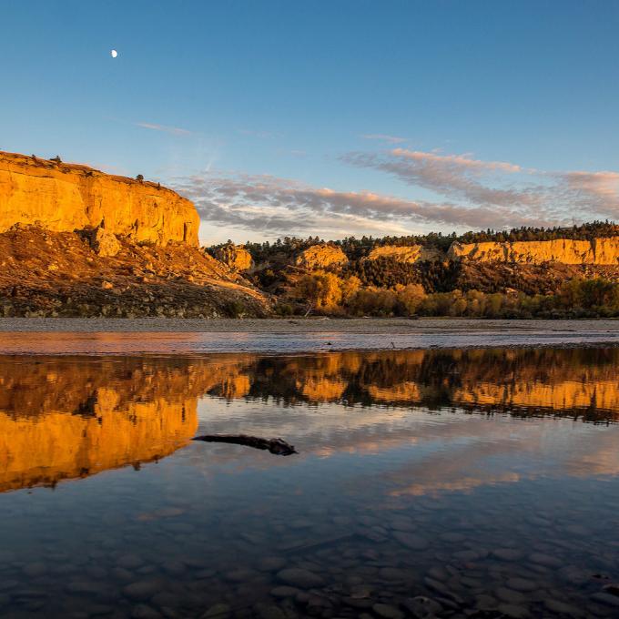 A Yellowstone River landscape worthy of a Western movie A Yellowstone River landscape worthy of a Western movie