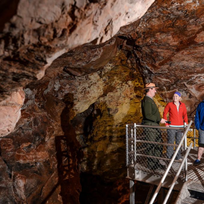 Chatting with a guide in Jewel Cave Chatting with a guide in Jewel Cave