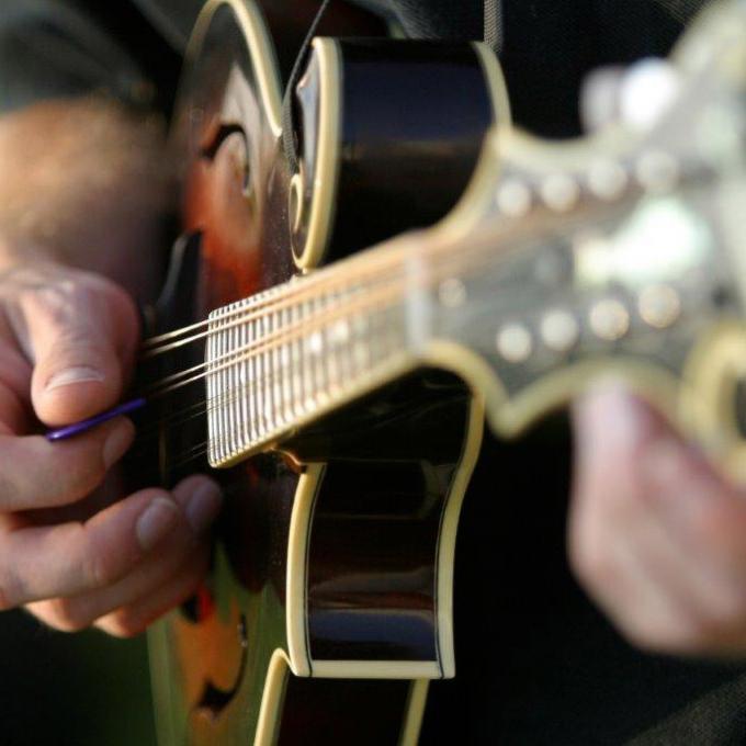 Bluegrass guitar player in Owensboro, Kentucky Bluegrass guitar player in Owensboro, Kentucky
