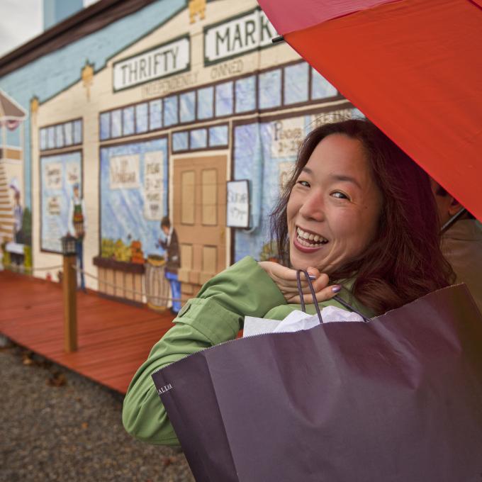Enjoying tax-free shopping in Tualatin Valley, Oregon Enjoying tax-free shopping in Tualatin Valley, Oregon