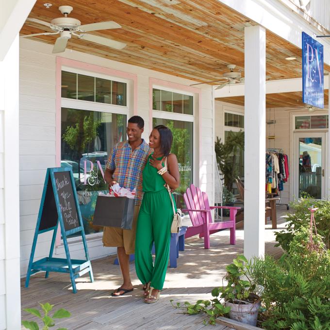 Shopping on Pine Avenue in Anna Maria Island, Florida Shopping on Pine Avenue in Anna Maria Island, Florida