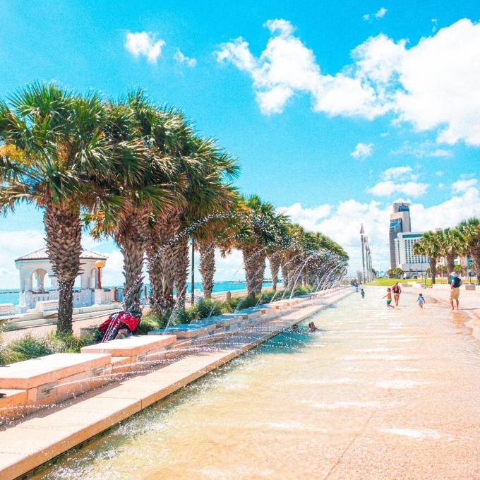 德克萨斯州科珀斯克里斯蒂的滨海海堤 (Bayfront Seawall) 德克萨斯州科珀斯克里斯蒂的滨海海堤 (Bayfront Seawall)
