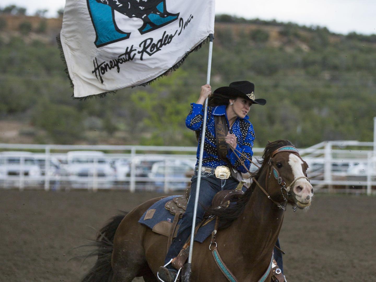 Coup d'envoi de l'Ute Mountain Round Up Rodeo Coup d'envoi de l'Ute Mountain Round Up Rodeo