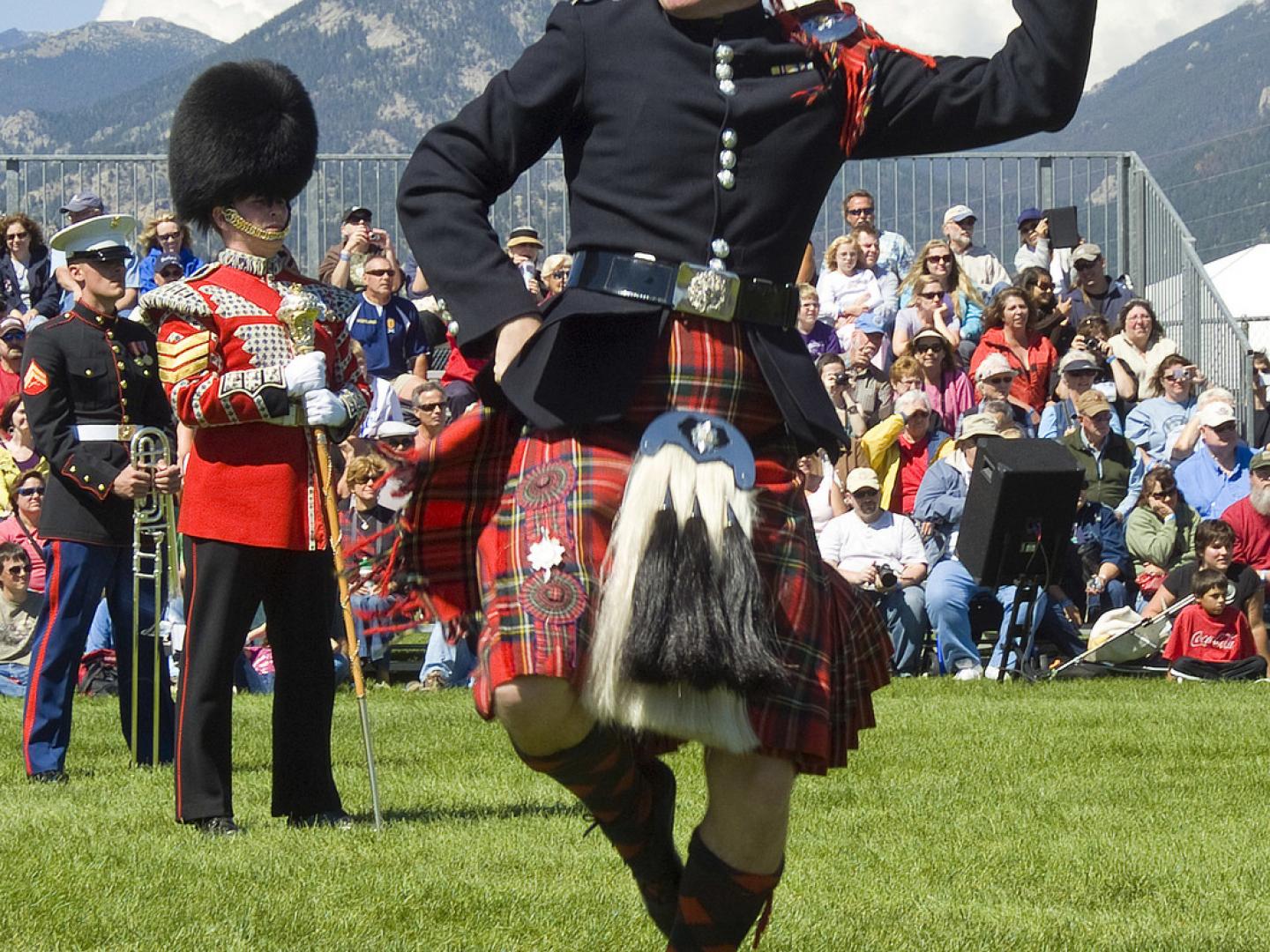 Beim Longs Peak Scottish-Irish Highland Festival stehen keltische Melodien, Tänze und Wettbewerbe auf dem Programm. Beim Longs Peak Scottish-Irish Highland Festival stehen keltische Melodien, Tänze und Wettbewerbe auf dem Programm.