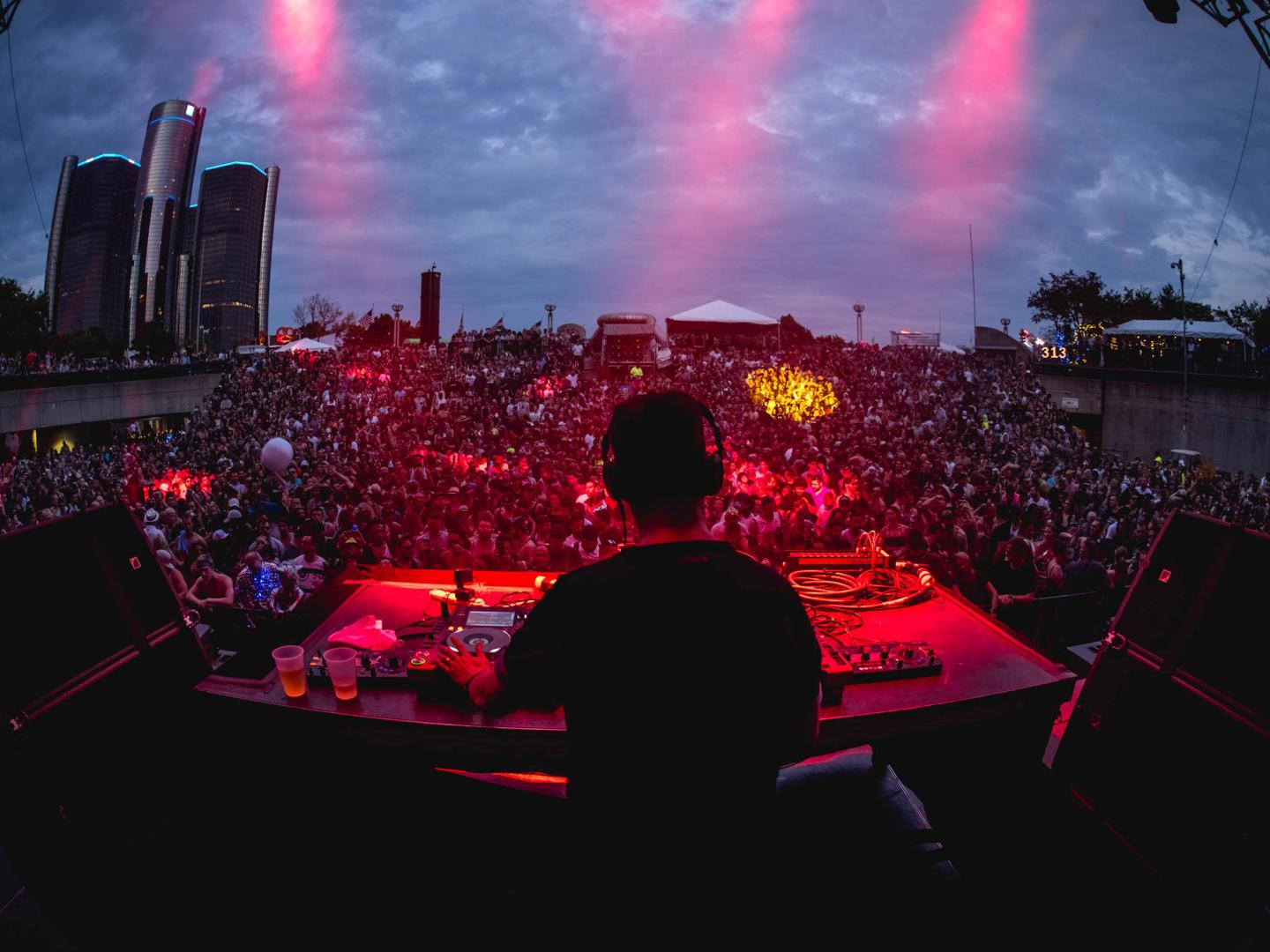 Maceo Plex und Ben Klock beim Movement Electronic Music Festival auf der Hart Plaza Maceo Plex und Ben Klock beim Movement Electronic Music Festival auf der Hart Plaza