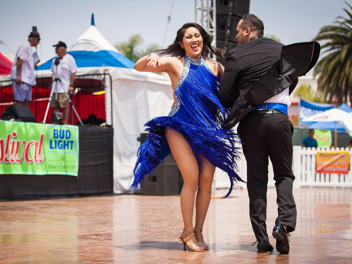 Wettkampfteilnehmer beim Oxnard Salsa Festival in Kalifornien Wettkampfteilnehmer beim Oxnard Salsa Festival in Kalifornien