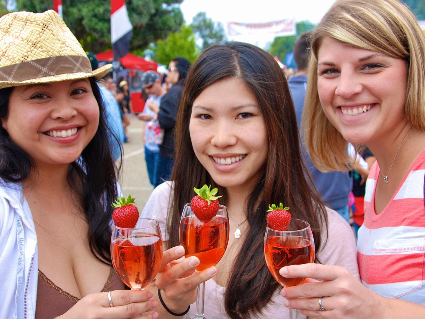Exotische Erdbeercocktails beim California Strawberry Festival in Oxnard Exotische Erdbeercocktails beim California Strawberry Festival in Oxnard