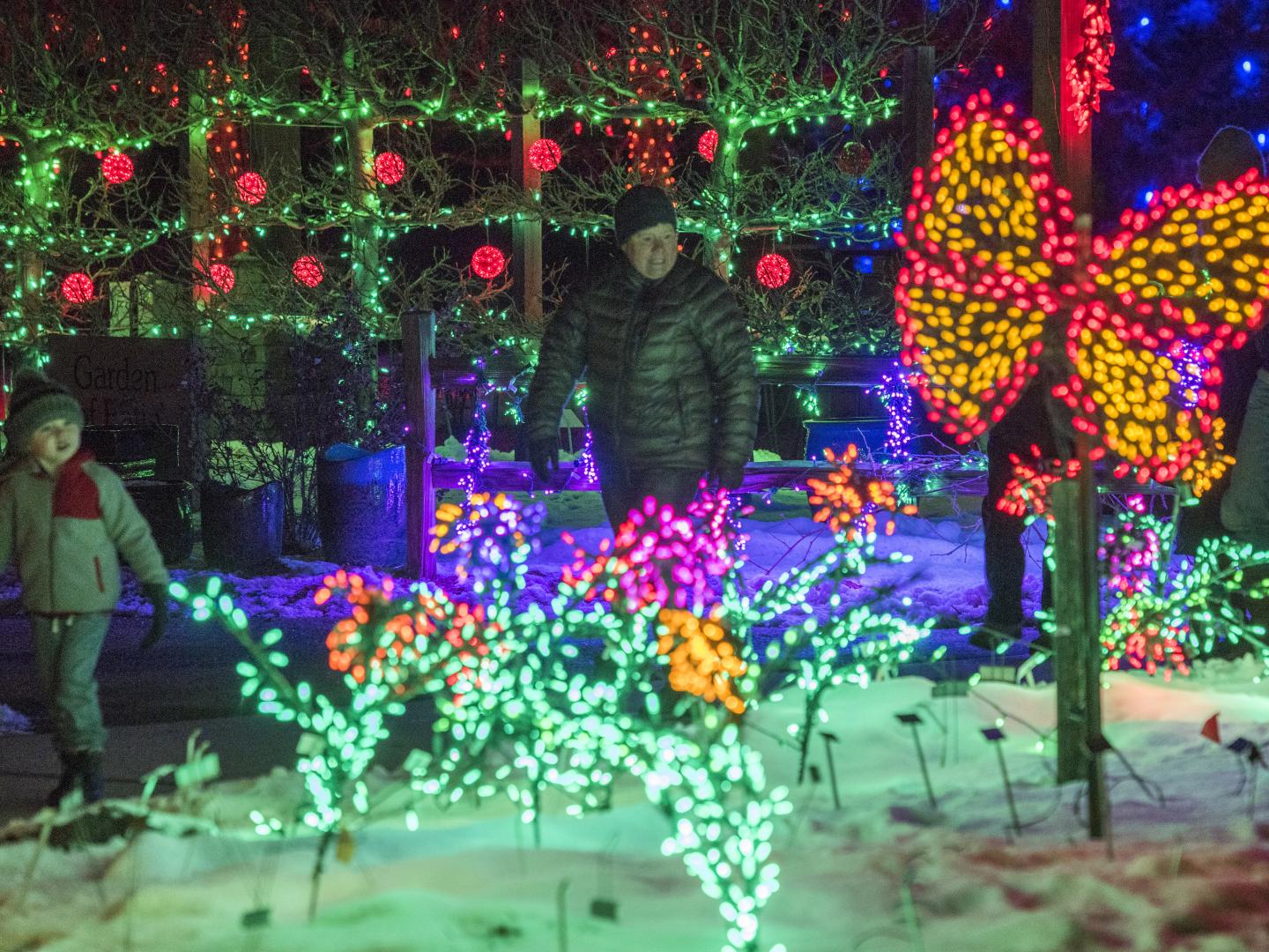 Lors du Garden of Lights, les jardins de Spring Creek à Fort Collins, dans le Colorado, brillent de mille feux pour célébrer les fêtes de fin d’année Lors du Garden of Lights, les jardins de Spring Creek à Fort Collins, dans le Colorado, brillent de mille feux pour célébrer les fêtes de fin d’année