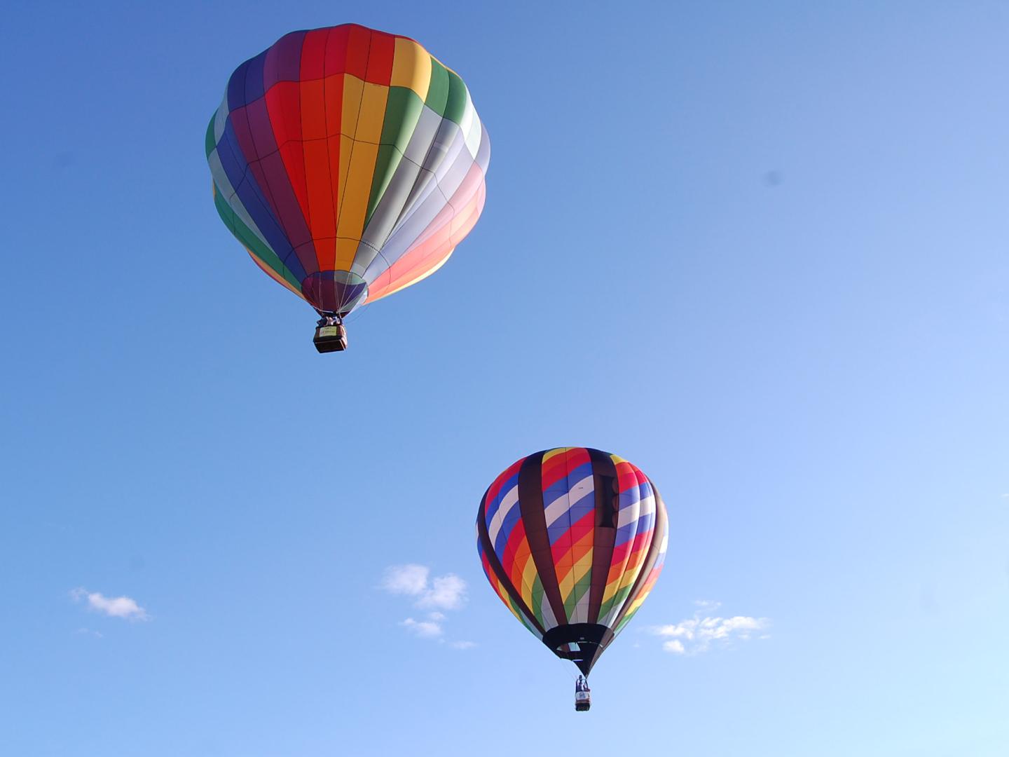 Heißluftballons beim Hudson Valley Hot Air Balloon Festival in Tymor Park, Union Vale, New York Heißluftballons beim Hudson Valley Hot Air Balloon Festival in Tymor Park, Union Vale, New York