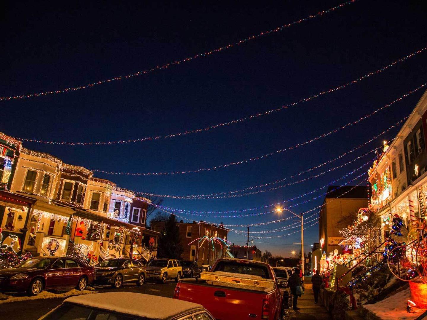 Le quartier de Hampden, à Baltimore, éclairé par les illuminations de fin d’année Le quartier de Hampden, à Baltimore, éclairé par les illuminations de fin d’année