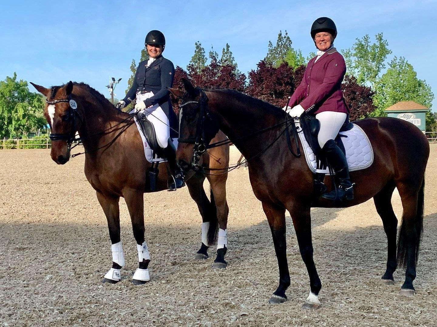 Jockeys bei der Northern Winter Classic Horse Show in Rancho Murieta, Kalifornien Jockeys bei der Northern Winter Classic Horse Show in Rancho Murieta, Kalifornien