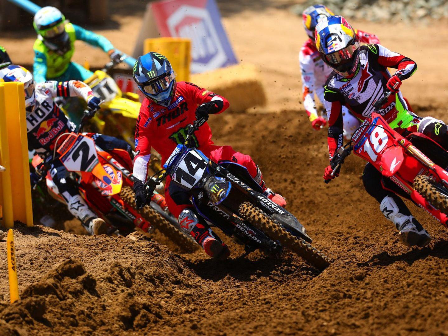 Teilnehmer beim Motorradrennen Hangtown Motocross Classic in Rancho Cordova, Kalifornien Teilnehmer beim Motorradrennen Hangtown Motocross Classic in Rancho Cordova, Kalifornien