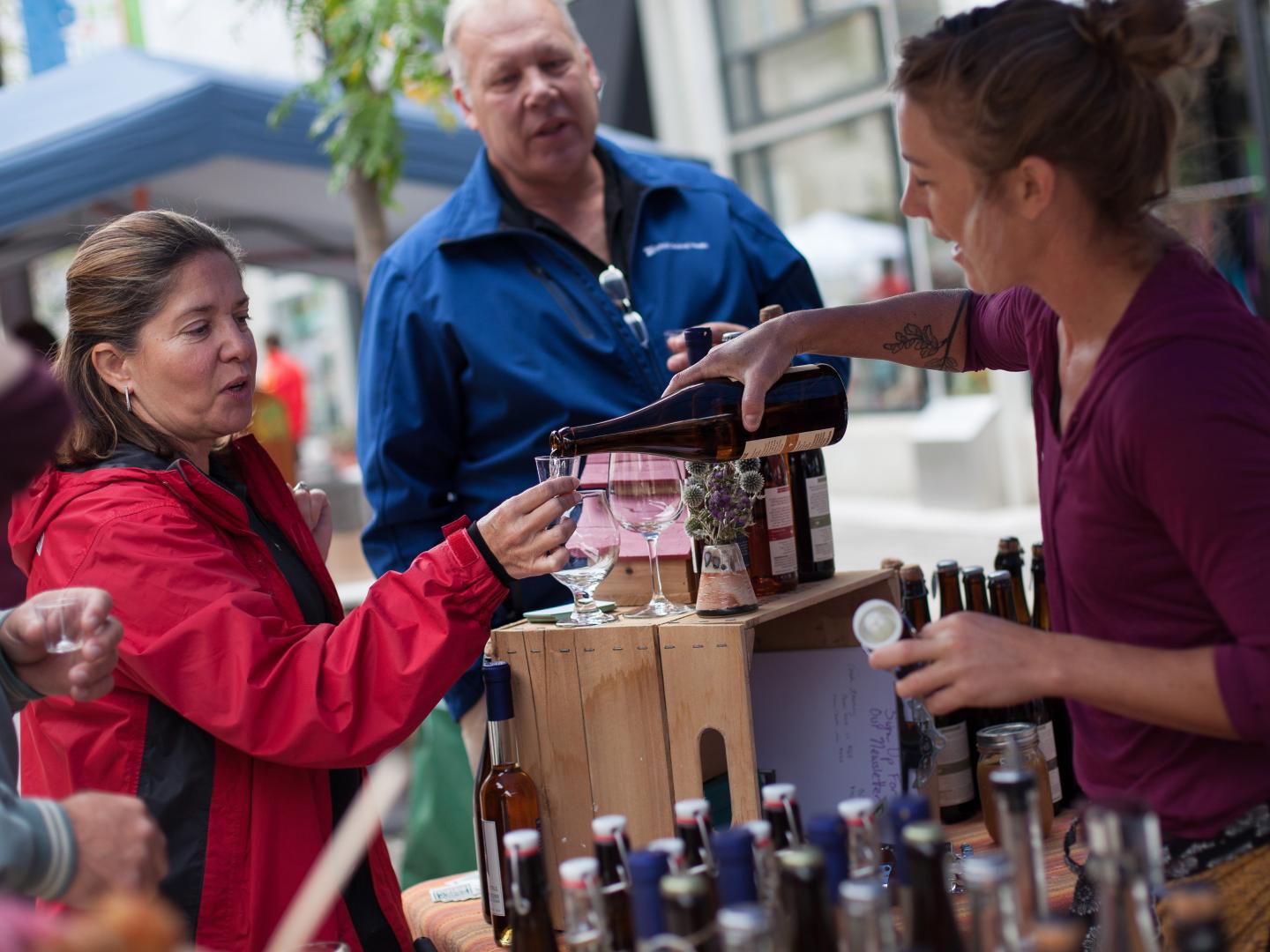 Das Apple Harvest Festival im Rahmen der Cider Week New York im Zentrum von Ithaca Das Apple Harvest Festival im Rahmen der Cider Week New York im Zentrum von Ithaca