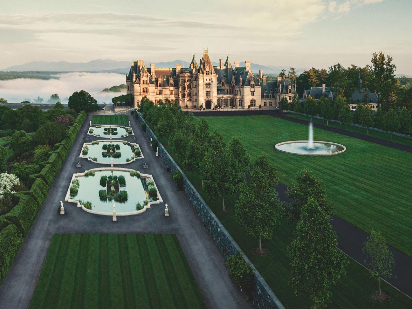 Los enormes jardines de estilo europeo en la Biltmore Estate en Asheville Los enormes jardines de estilo europeo en la Biltmore Estate en Asheville
