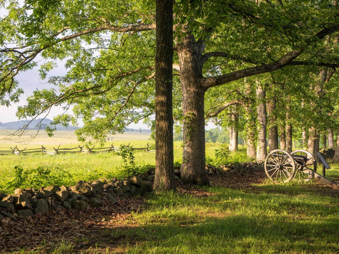 Historic cannon and battlefields at Gettysburg National Military Park Historic cannon and battlefields at Gettysburg National Military Park