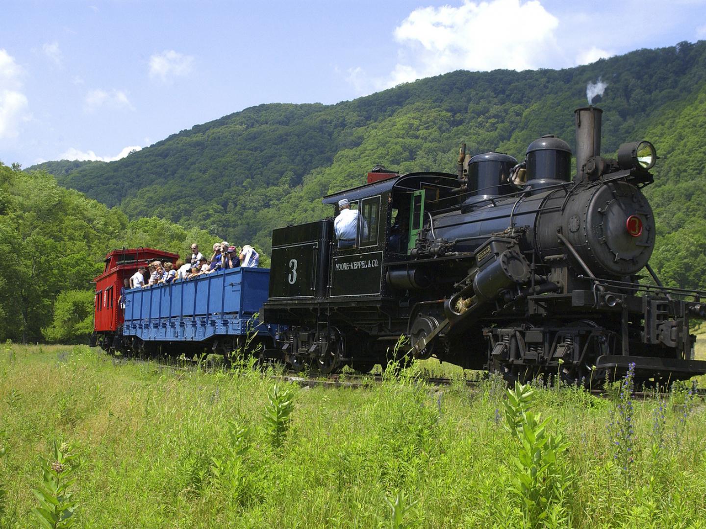 Paseando a lo largo de Durbin & Greenbrier Valley Railroad Paseando a lo largo de Durbin & Greenbrier Valley Railroad