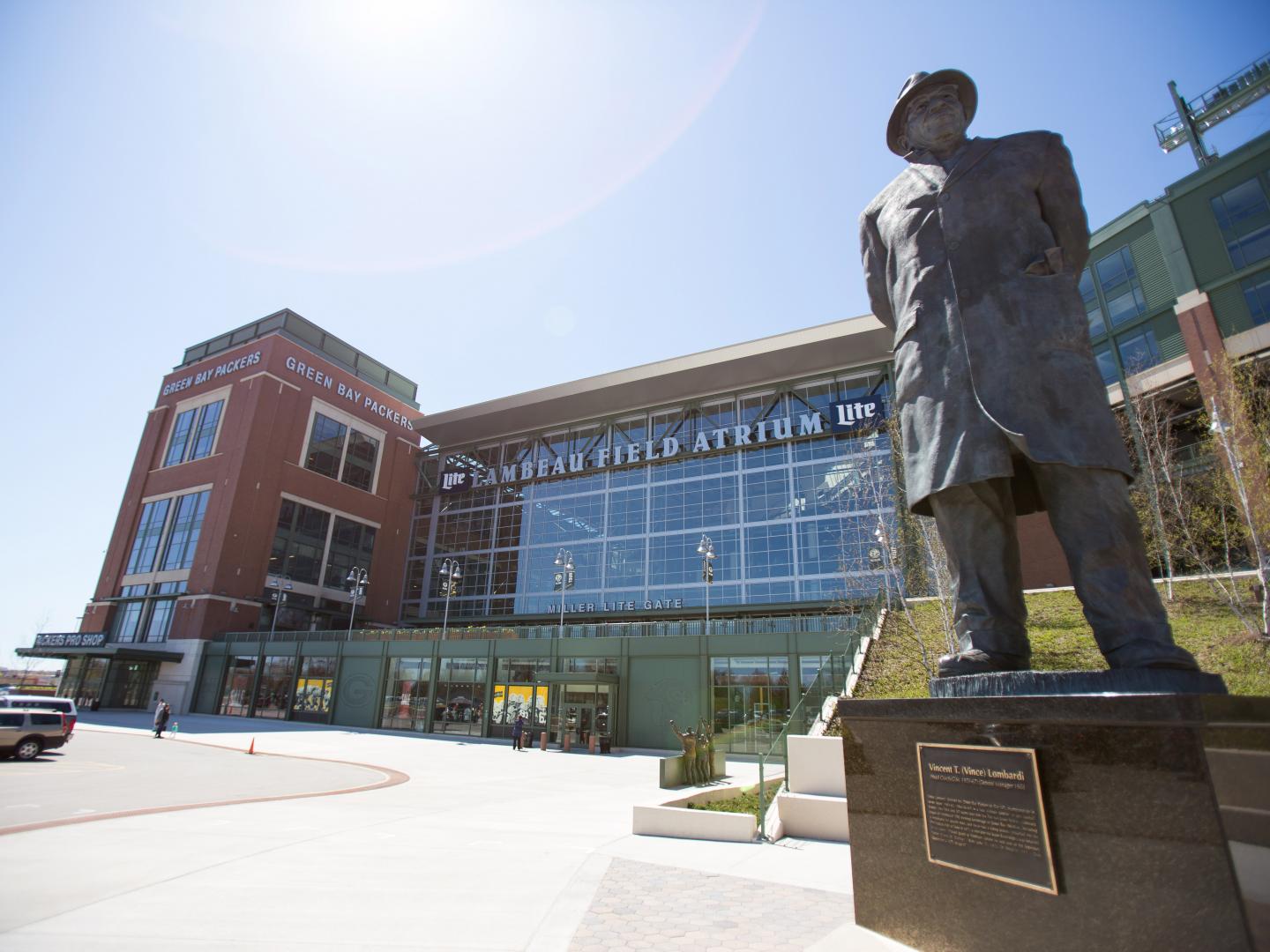 Vista exterior del estadio Lambeau Field, la sede de los Green Bay Packers en Wisconsin Vista exterior del estadio Lambeau Field, la sede de los Green Bay Packers en Wisconsin