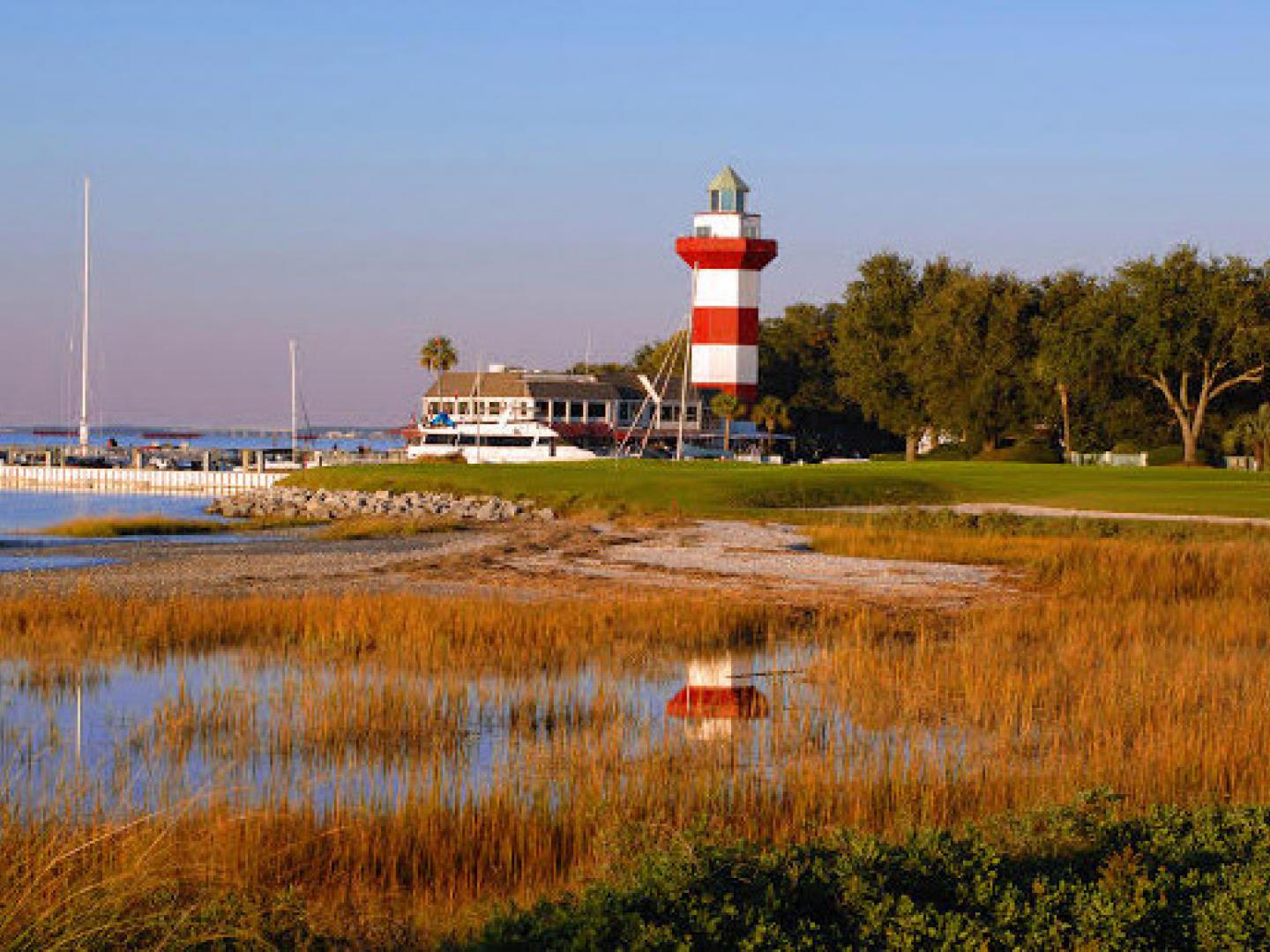 Le Harbour Town Lighthouse à Hilton Head Island, en Caroline du Sud Le Harbour Town Lighthouse à Hilton Head Island, en Caroline du Sud