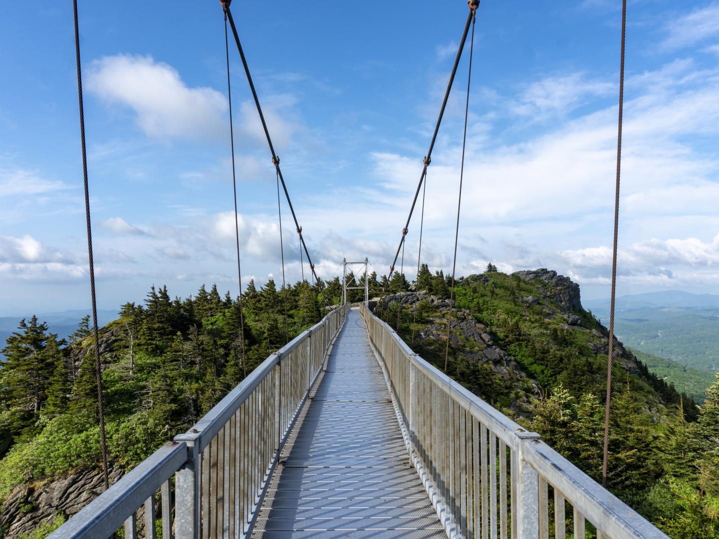 El Mile High Swinging Bridge en Grandfather Mountain en Linville El Mile High Swinging Bridge en Grandfather Mountain en Linville