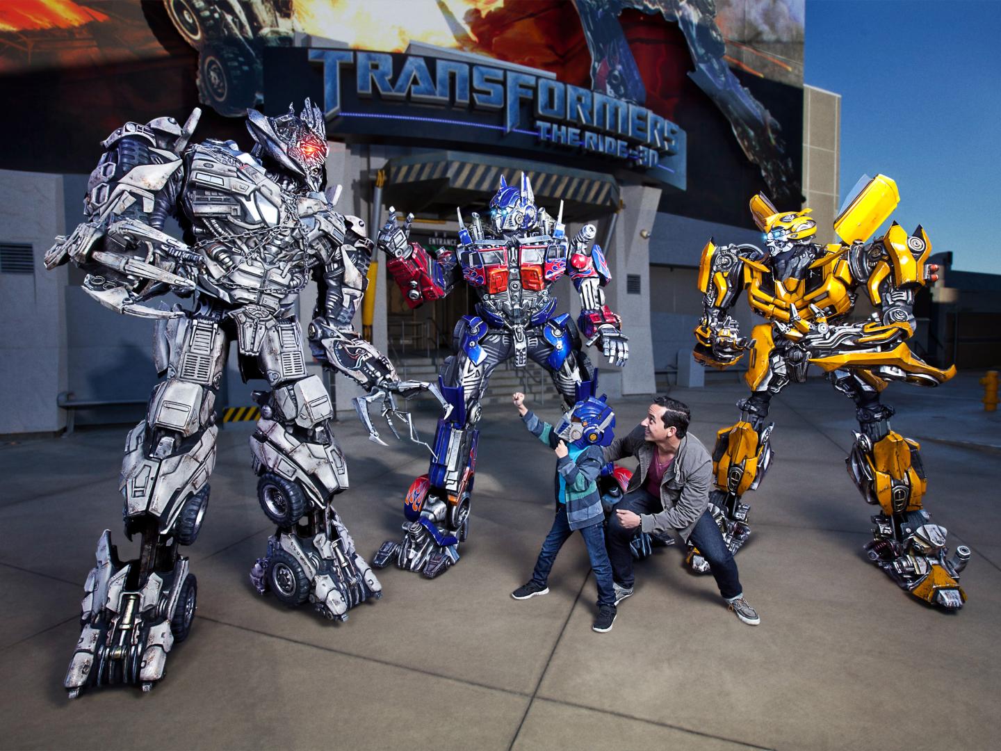 Devant l’attraction Transformers™: The Ride – 3D à Universal Studios Hollywood