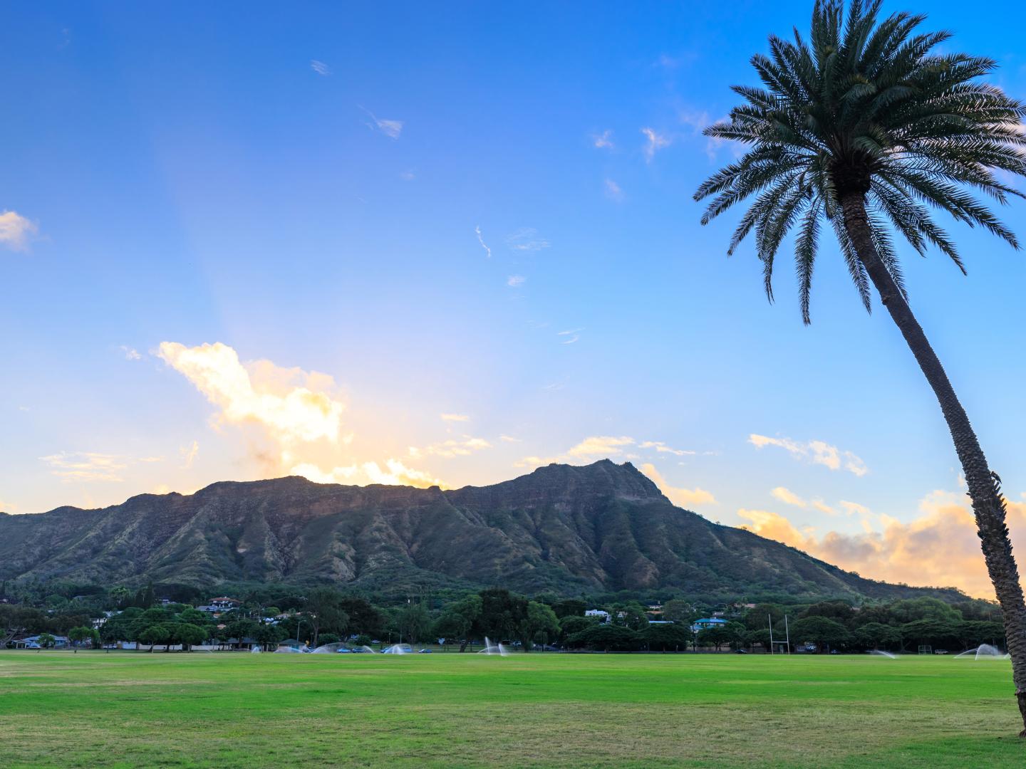 View of Lēʻahi (Diamond Head) in Oahʻu, Hawaiʻi, from afar View of Lēʻahi (Diamond Head) in Oahʻu, Hawaiʻi, from afar