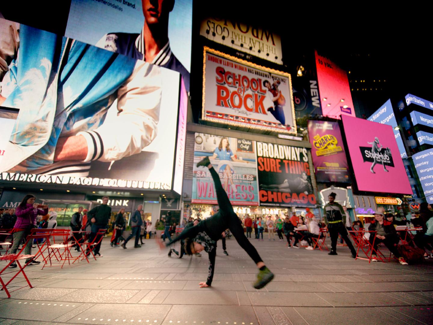 Danseurs de hip-hop à Times Square à New York Danseurs de hip-hop à Times Square à New York