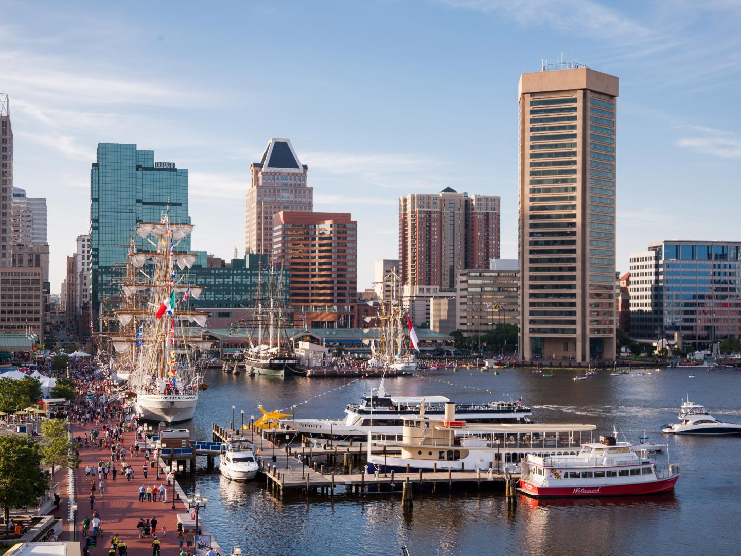 Vue de l’Inner Harbor à Baltimore, dans le Maryland Vue de l’Inner Harbor à Baltimore, dans le Maryland