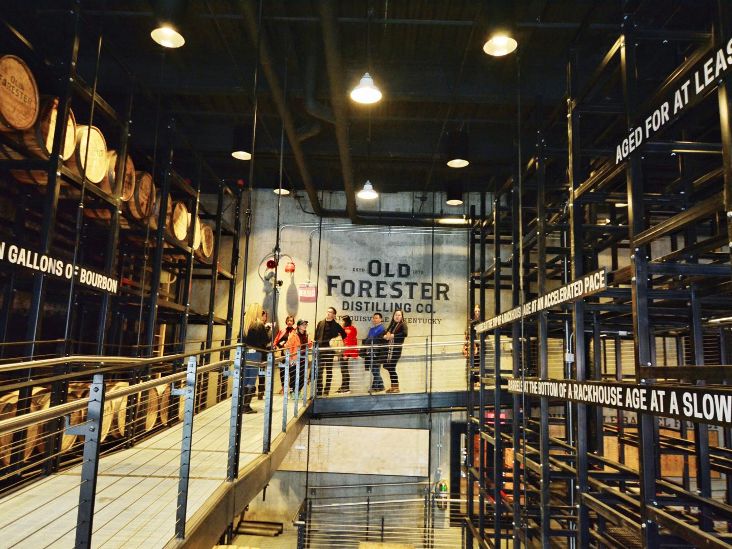 Geführter Rundgang durch die Old Forester Distilling Co. in Louisville, Kentucky Geführter Rundgang durch die Old Forester Distilling Co. in Louisville, Kentucky