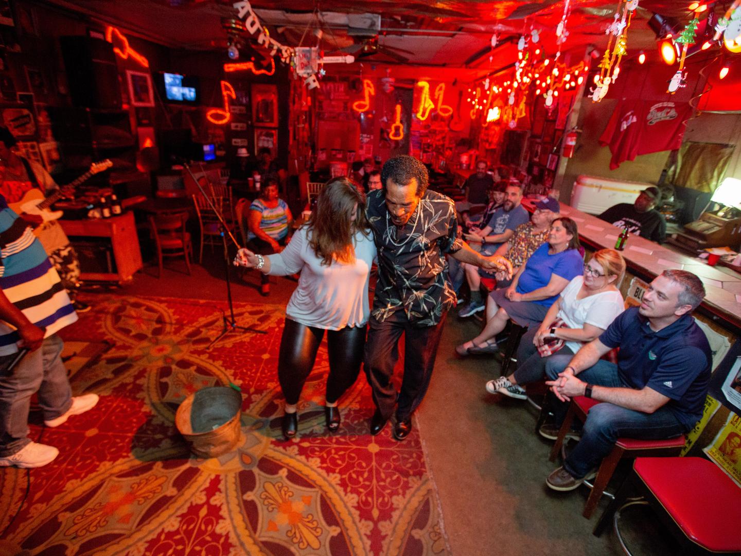 Live entertainment at Red’s in Clarksdale, Mississippi Live entertainment at Red’s in Clarksdale, Mississippi