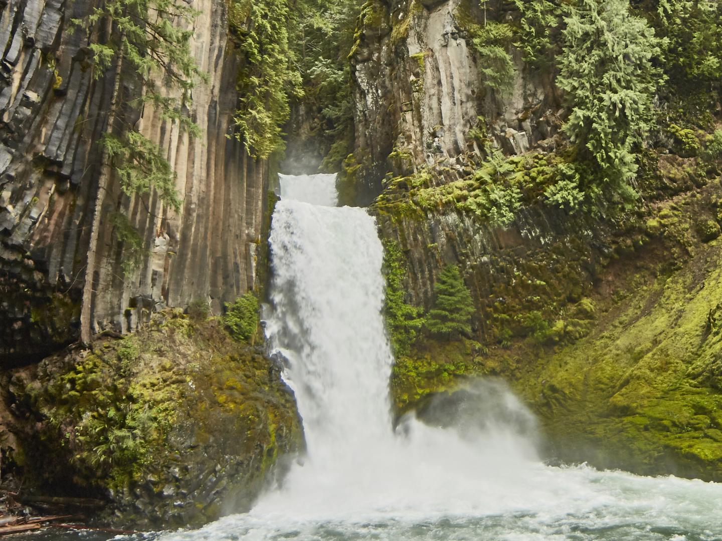 Waterfall views along the Rogue-Umpqua Scenic Byway in Southern Oregon Waterfall views along the Rogue-Umpqua Scenic Byway in Southern Oregon
