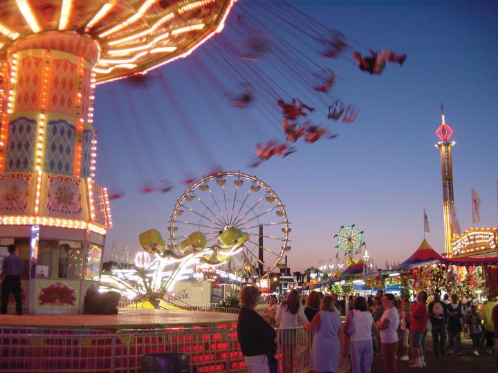 Amateurs de sensations fortes à la foire de l'État du Minnesota Amateurs de sensations fortes à la foire de l'État du Minnesota