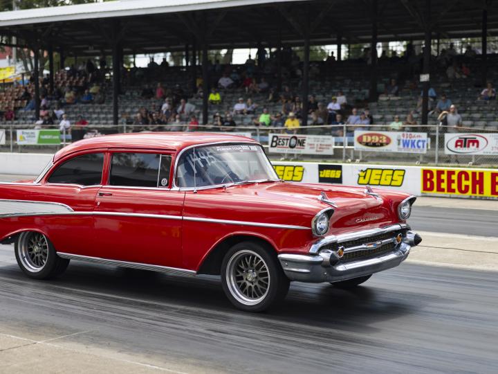 Une voiture de sport ancienne au Tri-Five Nationals de Bowling Green, Kentucky Une voiture de sport ancienne au Tri-Five Nationals de Bowling Green, Kentucky