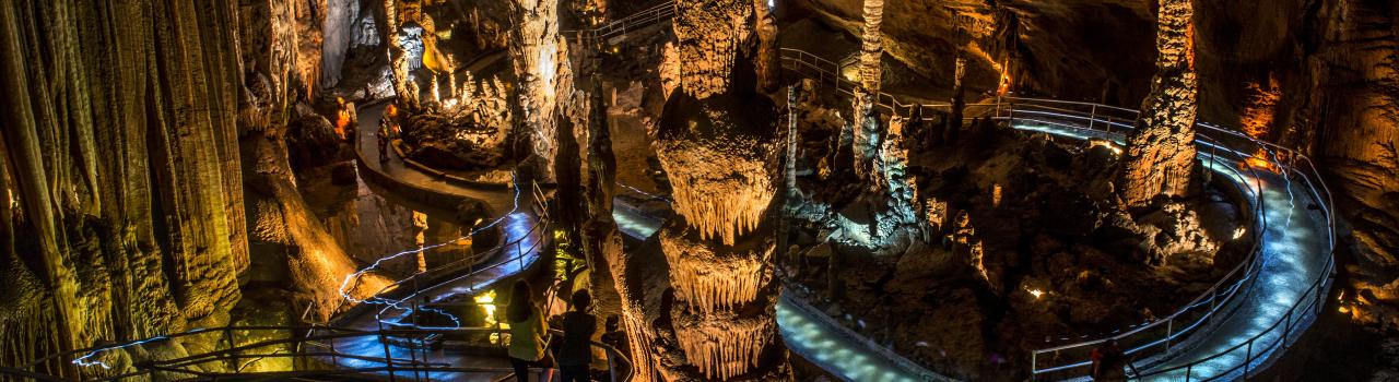 Blanchard Springs Caverns in Fifty-Six, Arkansas Blanchard Springs Caverns in Fifty-Six, Arkansas