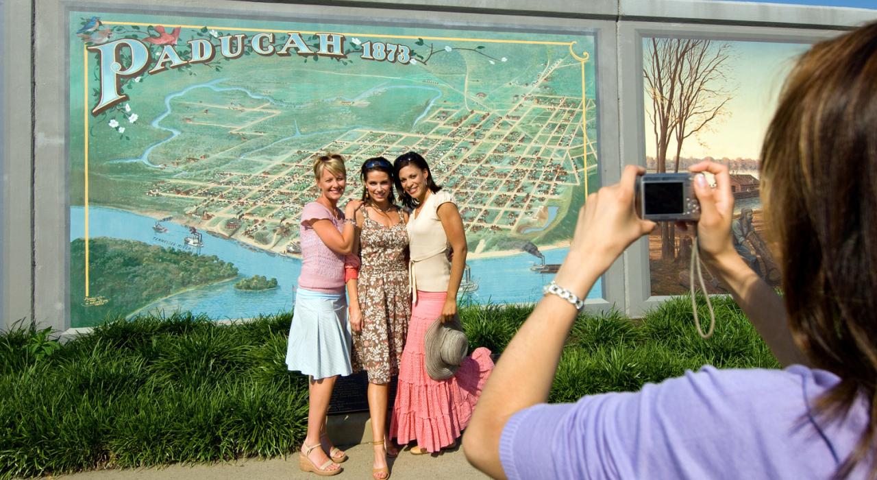 The Paducah Floodwall Murals make an ideal photo opportunity The Paducah Floodwall Murals make an ideal photo opportunity
