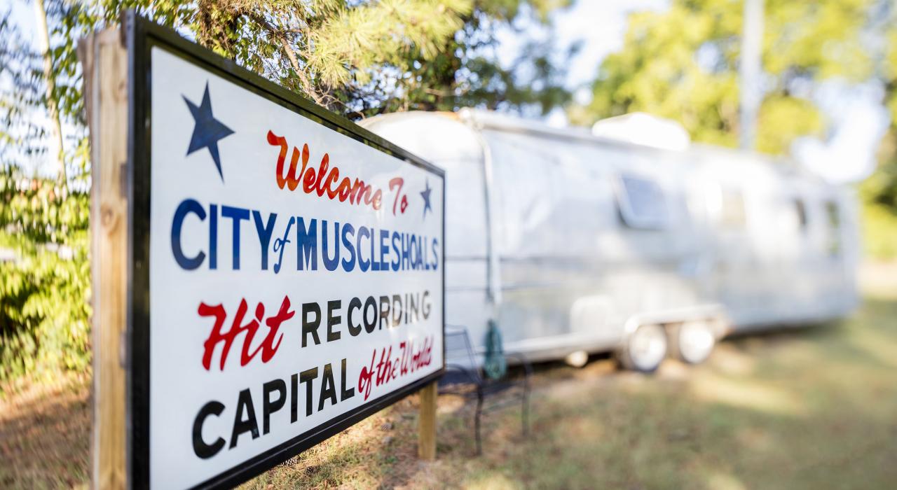 Muscle Shoals welcome sign in Alabama Muscle Shoals welcome sign in Alabama