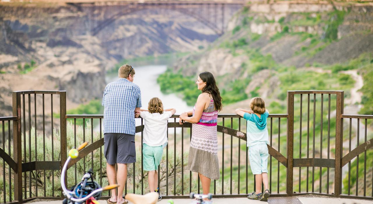 Overlooking the Snake River Canyon in Southern Idaho Overlooking the Snake River Canyon in Southern Idaho